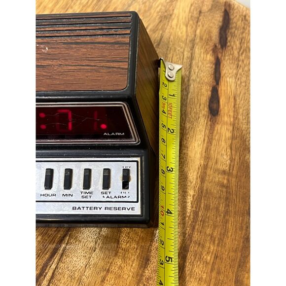 Vintage Spartus Digital Alarm Clock Wood Grain Look Retro Bedside Collectible - Picture 5 of 7